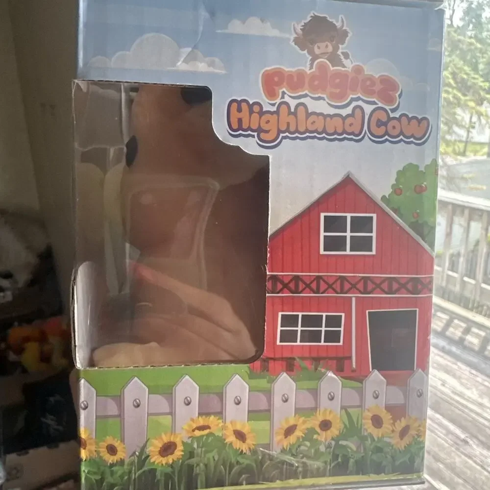 NIB Highland Cow Squishy Viral Toy Pudgiez Farm Animal Squeeze